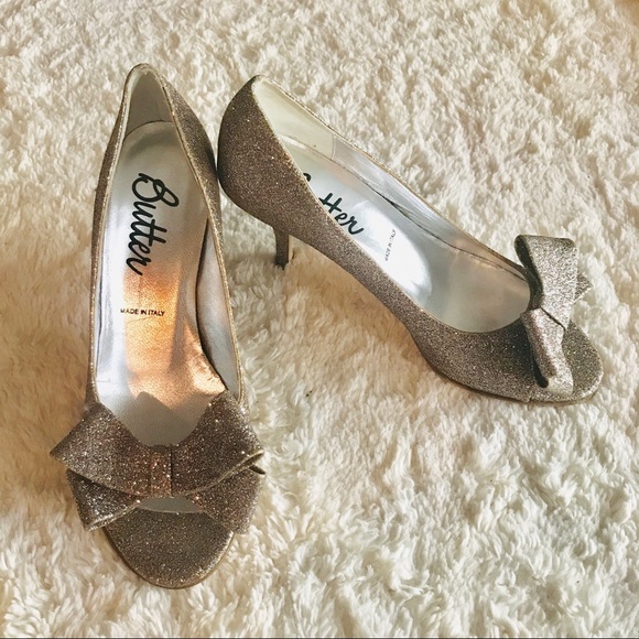 Butter Shoes Shoes - Butter Italy Champagne Glitter Bow Heels Size 7